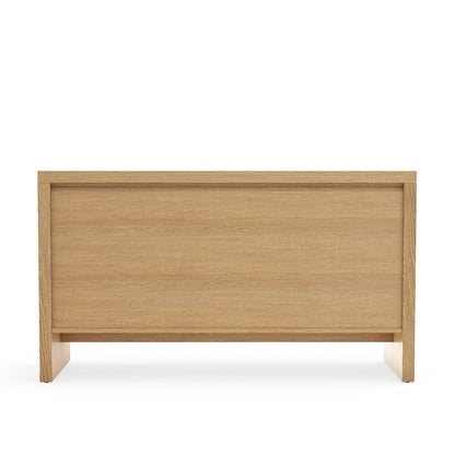 Flo Dresser, Natur